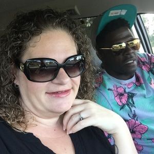 Meet your Posher, Leslie